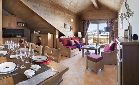 Holiday in mountain resort Le Chalet des Dolines - Montgenèvre - Living room