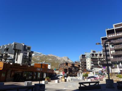 Holiday in mountain resort Le Curling B - Tignes - Summer outside