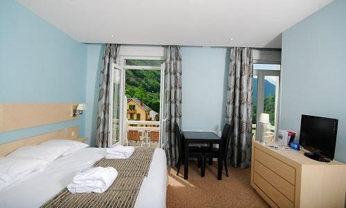 Holiday in mountain resort Superior room (2 people) - Le Golf Hôtel - Brides Les Bains - Bedroom