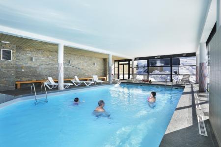 Holiday in mountain resort Le Hameau de Balestas - Peyragudes - Swimming pool