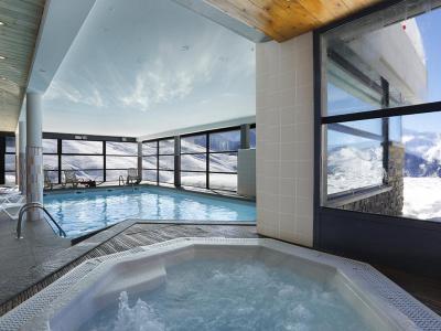 Vacances en montagne Le Hameau de Balestas - Peyragudes - Piscine