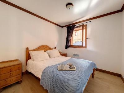 Holiday in mountain resort 4 room apartment 6 people (6) - Le Hameau de la Sapinière - Chalet Cembro - Les Menuires - Bedroom