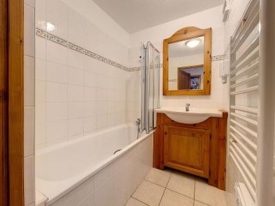 Urlaub in den Bergen 4-Zimmer-Appartment für 6 Personen (6) - Le Hameau de la Sapinière - Chalet Cembro - Les Menuires - Badezimmer