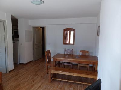 Holiday in mountain resort 2 room apartment 4 people (B202) - Le Hameau des Aiguilles - Albiez Montrond - Living room