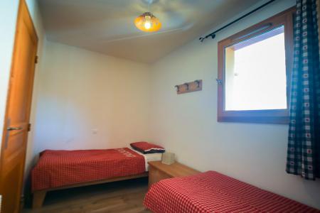 Holiday in mountain resort 4 room duplex apartment 6 people (D22) - Le Hameau des Rennes - Vars - Cabin