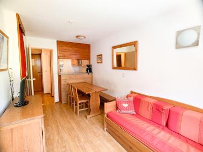 Holiday in mountain resort 2 room apartment cabin 6 people (3030) - Le Hameau du Borsat 3 - Tignes - Living room