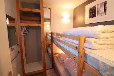 Holiday in mountain resort Studio cabin 4 people (3027) - Le Hameau du Borsat 3 - Tignes - Bedroom