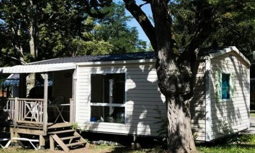 Wakacje w górach Mobil-home 3 pokojowy dla 6 osób (Confort 30m²) - Le Malazéou Wellnesse Sport Camping - Ax-les-Thermes - Na zewnątrz latem