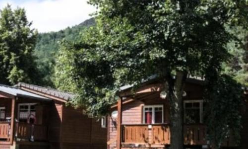 Vacanze in montagna Chalet 3 stanze per 6 persone (Confort 35m²) - Le Malazéou Wellnesse Sport Camping - Ax-les-Thermes - Esteriore estate