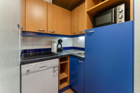 Holiday in mountain resort 2 room apartment sleeping corner 6 people (220) - Le Parc des Airelles - Les Orres - Kitchen