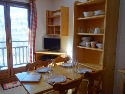 Holiday in mountain resort 1 room apartment 4 people (1) - Le Petit Sapin - Megève - Living room