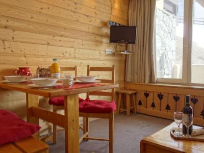 Holiday in mountain resort 1 room apartment 4 people (5) - Le Pramecou - Tignes - Living room