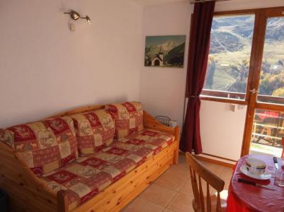 Holiday in mountain resort 1 room apartment 3 people (1) - Le Sarvan - Les Menuires - Living room