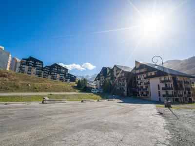 Vacanze in montagna Le Sarvan - Les Menuires - Esteriore estate