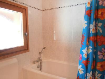 Holiday in mountain resort 3 room apartment 6 people (1) - Le Tagre - Saint Gervais - Bath-tub