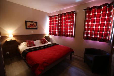 Holiday in mountain resort 4 room apartment 8 people (6) - Les Chalets d'Adrien - Valloire - Bedroom