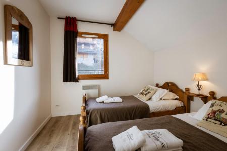 Holiday in mountain resort 5 room duplex apartment 10 people (4) - Les Chalets d'Adrien - Valloire - Bedroom