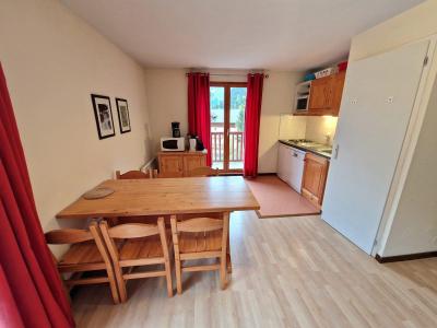 Wakacje w górach Apartament 3 pokojowy kabina 4-6 osób (E5) - Les Chalets d'Arrondaz - Valfréjus - Stołem