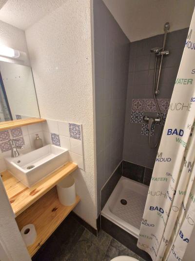 Vacanze in montagna Appartamento 4 stanze con cabina per 6-8 persone (F05) - Les Chalets d'Arrondaz - Valfréjus - Bagno con doccia
