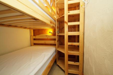 Holiday in mountain resort 2 room apartment sleeping corner 6 people (B005) - Les Chalets d'Or - Les 2 Alpes - Cabin