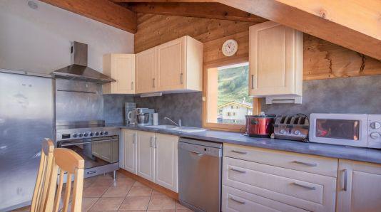 Holiday in mountain resort 7 room duplex chalet 12 people (Katerina) - Les Chalets de Bettaix - Les Menuires - Kitchen