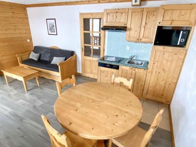 Wakacje w górach Apartament 3 pokojowy 6 osób - Les Chalets de l'Adonis - Les Menuires - Pokój gościnny