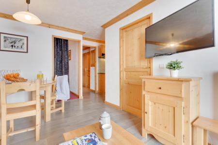 Vakantie in de bergen Les Chalets de l'Adonis - Les Menuires - Woonkamer