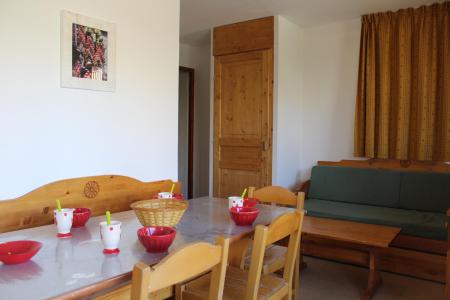 Vakantie in de bergen Appartement 2 kamers bergnis 6 personen (CB35) - Les Chalets de SuperD Chardon Bleu - Superdévoluy - Woonkamer