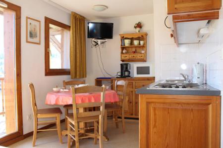 Vakantie in de bergen Appartement 2 kamers bergnis 6 personen (CB42) - Les Chalets de SuperD Chardon Bleu - Superdévoluy - Woonkamer