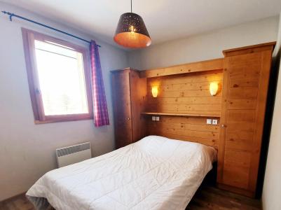 Holiday in mountain resort 2 room apartment 4 people (A21) - Les Chalets des Rennes - Vars - Bedroom