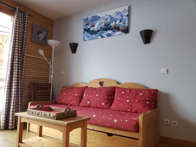 Holiday in mountain resort 2 room apartment 4 people (E32) - Les Chalets des Rennes - Vars - Living room