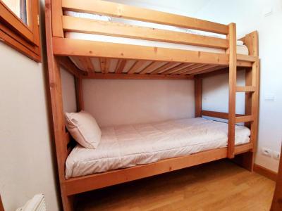 Holiday in mountain resort 3 room duplex apartment 6 people (B41) - Les Chalets des Rennes - Vars - Bedroom