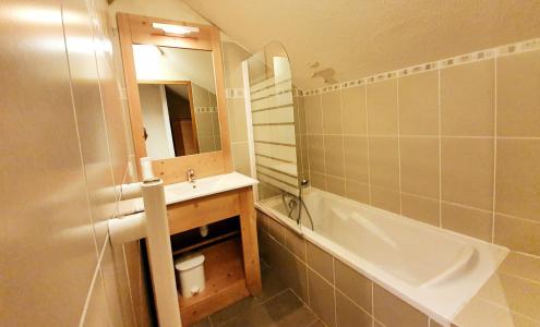 Holiday in mountain resort 3 room duplex apartment 6 people (G32) - Les Chalets des Rennes - Vars