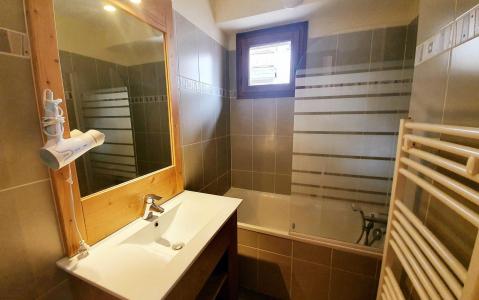 Holiday in mountain resort 2 room apartment 4 people (B53) - Les Chalets des Rennes - Vars