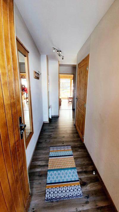 Holiday in mountain resort 2 room apartment 4 people (A44) - Les Chalets des Rennes - Vars