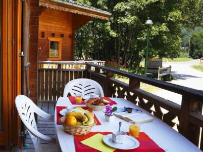 Vacances en montagne Les Chalets du Bois de Champelle - Morillon - Balcon