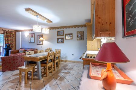Holiday in mountain resort 3 room apartment 6 people (A06) - Les Chalets du Gypse - Saint Martin de Belleville - Living room