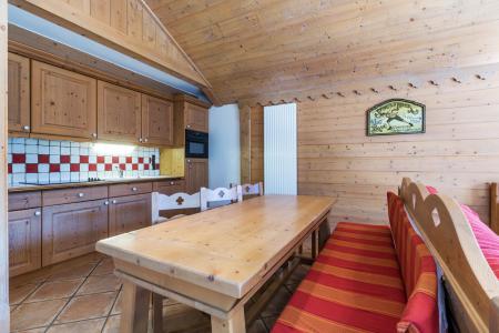 Holiday in mountain resort 4 room apartment 8 people (C10) - Les Chalets du Gypse - Saint Martin de Belleville - Living room