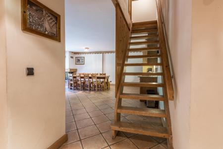 Holiday in mountain resort Apartment 5 rooms duplex 10 pax (A08) - Les Chalets du Gypse - Saint Martin de Belleville - Corridor