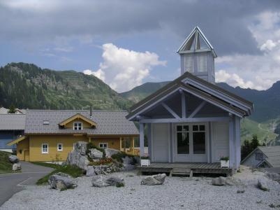 Vacances en montagne Les Chalets du Hameau - Flaine - Extérieur été