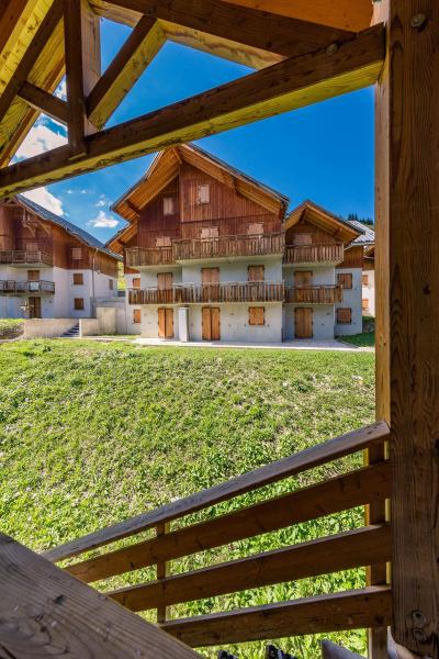 Vakantie in de bergen Les Chalets du Hameau des Aiguilles - Albiez Montrond - Buiten zomer