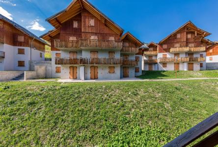 Ski verhuur Les Chalets du Hameau des Aiguilles - Albiez Montrond - Buiten zomer