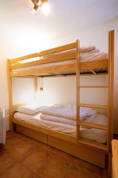 Holiday in mountain resort Semi-detached 3 room chalet 6 people (CHT84) - Les Chalets Petit Bonheur - La Norma - Bunk beds