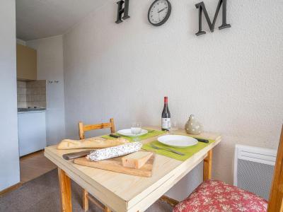 Holiday in mountain resort 1 room apartment 2 people (3) - Les Cîmes de Caron - Val Thorens - Accommodation