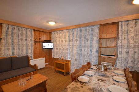 Vakantie in de bergen Appartement 4 kamers 8 personen (323) - Les Côtes d'Or Chalet Courmayeur - Les Menuires - Woonkamer