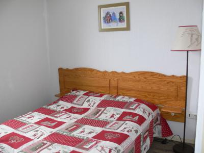 Holiday in mountain resort 3 room apartment sleeping corner 8 people (B10) - Les Hauts de Peyragudes - Peyragudes - Bedroom