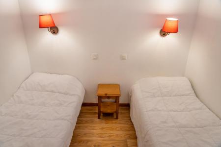 Holiday in mountain resort 2 room apartment cabin 6 people (MBC206) - Les Hauts de Preclaux I - Les Orres - Bedroom