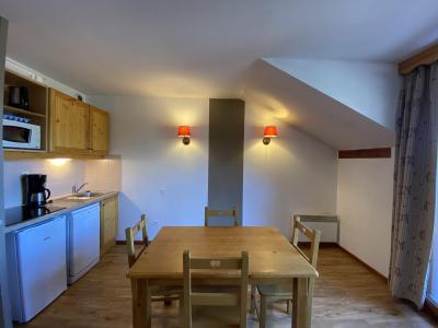 Holiday in mountain resort Studio cabin 4 people (MBB405) - Les Hauts de Preclaux I - Les Orres - Dining area