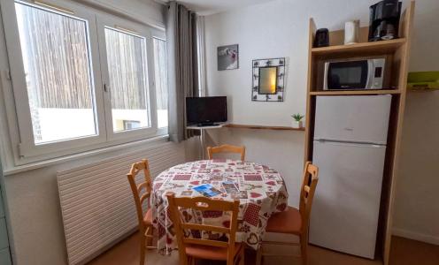 Holiday in mountain resort 2 room apartment 4 people - Les Monts Jura - Lélex - Kitchen