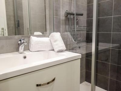 Vacaciones en montaña Apartamento 2 piezas para 4 personas (9) - Les Olympiques - Tignes - Cuarto de ducha